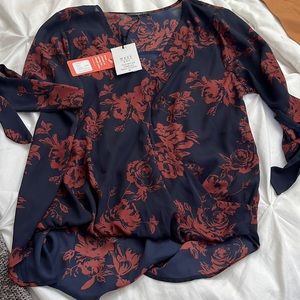 Floral Wrap Blouse w/ Tie in Navy Floral M